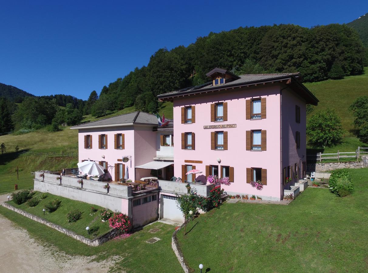 Albergo Alpino Da Tullio 阿维奥 外观 照片